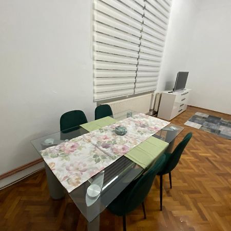 Апартаменты Apartament Super Central Cu Parcare Privata Арад Экстерьер фото