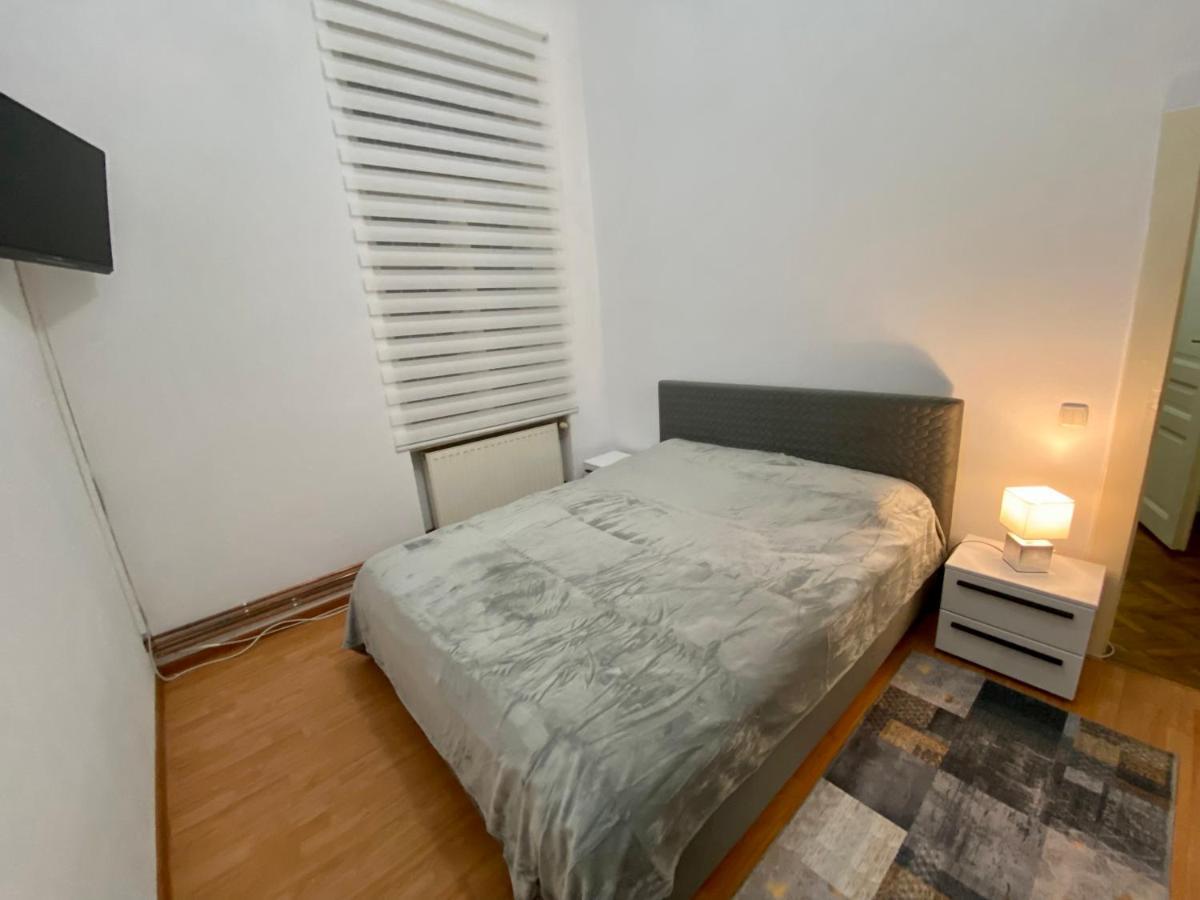 Апартаменты Apartament Super Central Cu Parcare Privata Арад Экстерьер фото