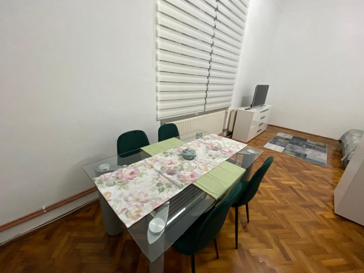 Апартаменты Apartament Super Central Cu Parcare Privata Арад Экстерьер фото